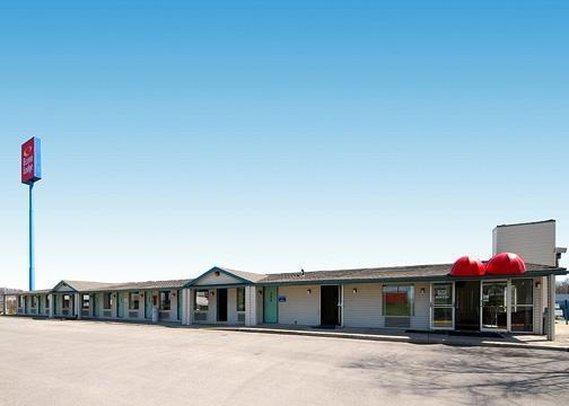Austin Town Inn Austintown Экстерьер фото