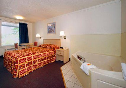 Austin Town Inn Austintown Номер фото